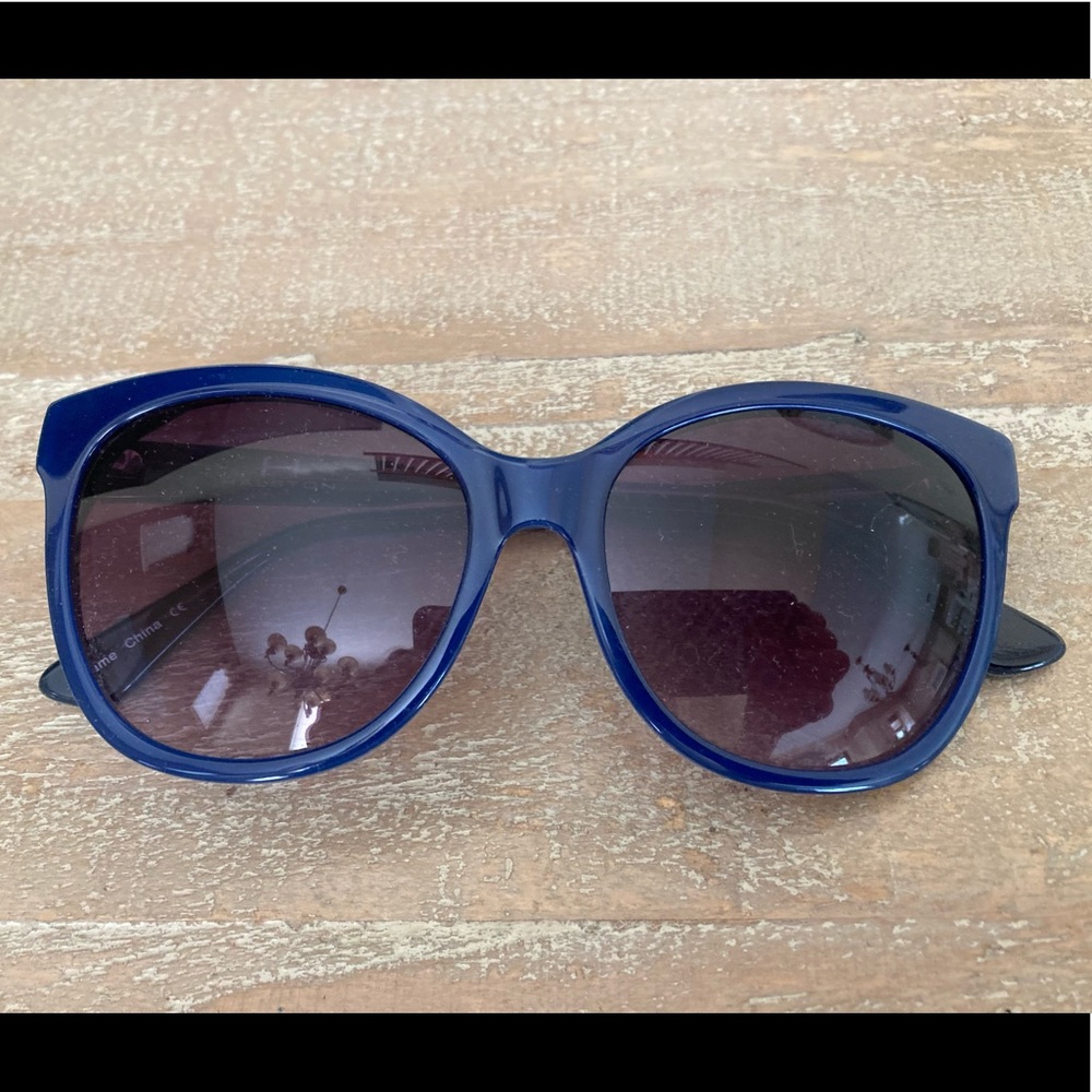 Authentic Halston Cat Eye Blue Suglasses - Picture 6 of 8